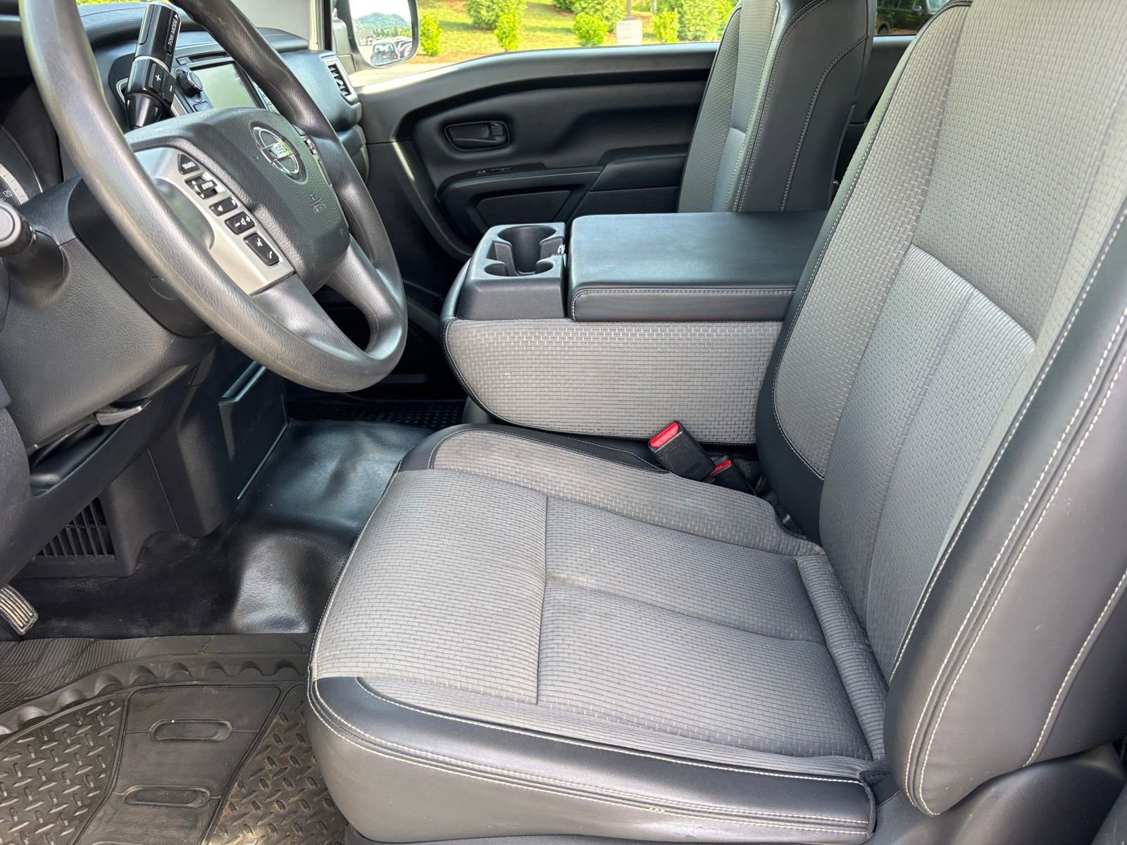 Used 2019 Nissan Titan S AWD/4WD image 18