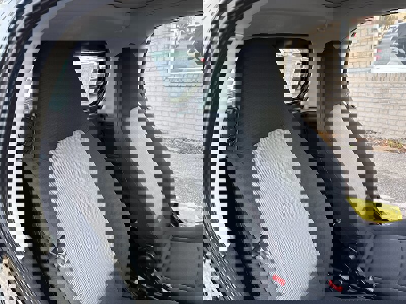 Used 2015 smart fortwo pure image 25