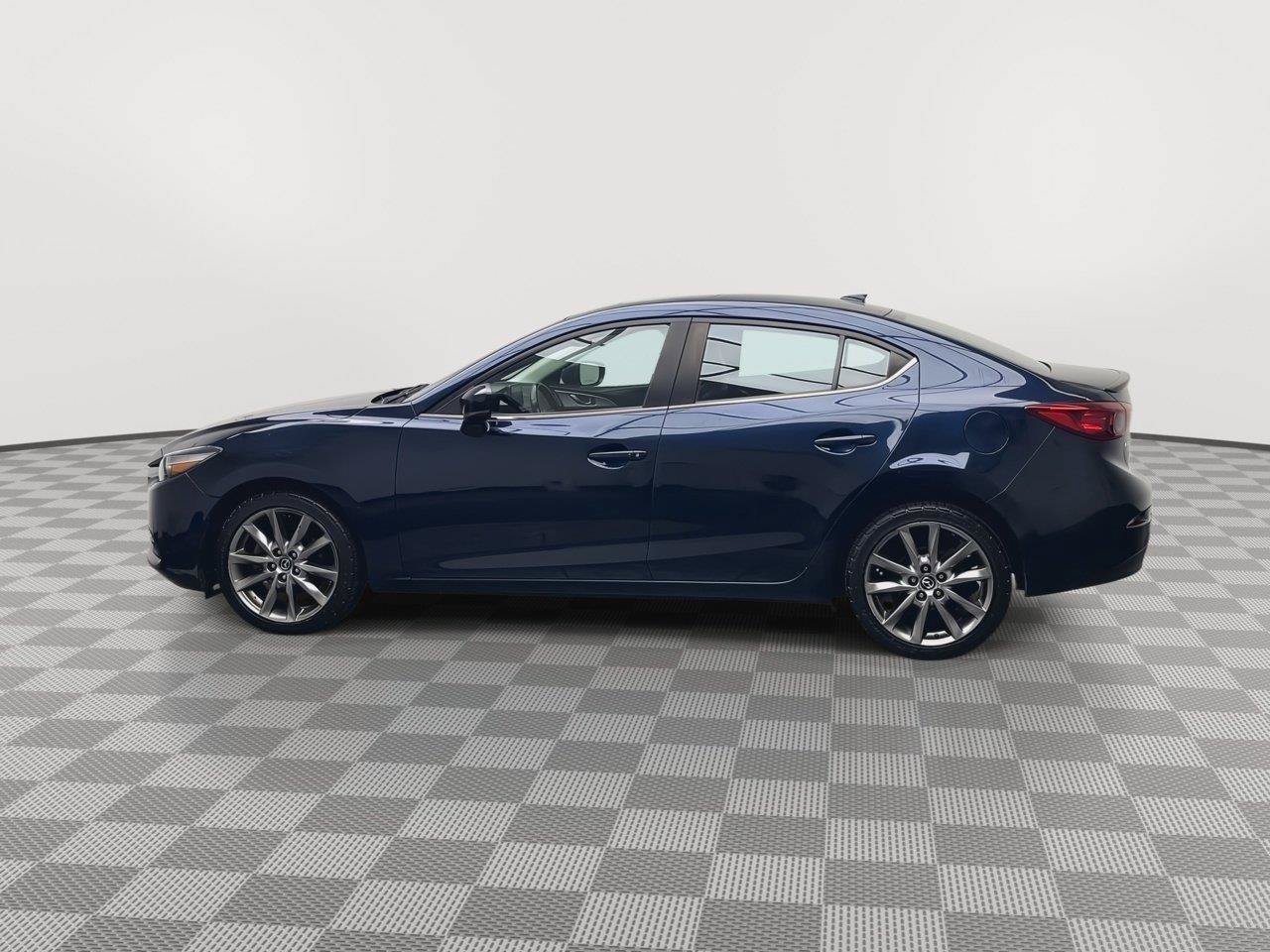 Used 2018 MAZDA MAZDA3 Touring FWD image 32