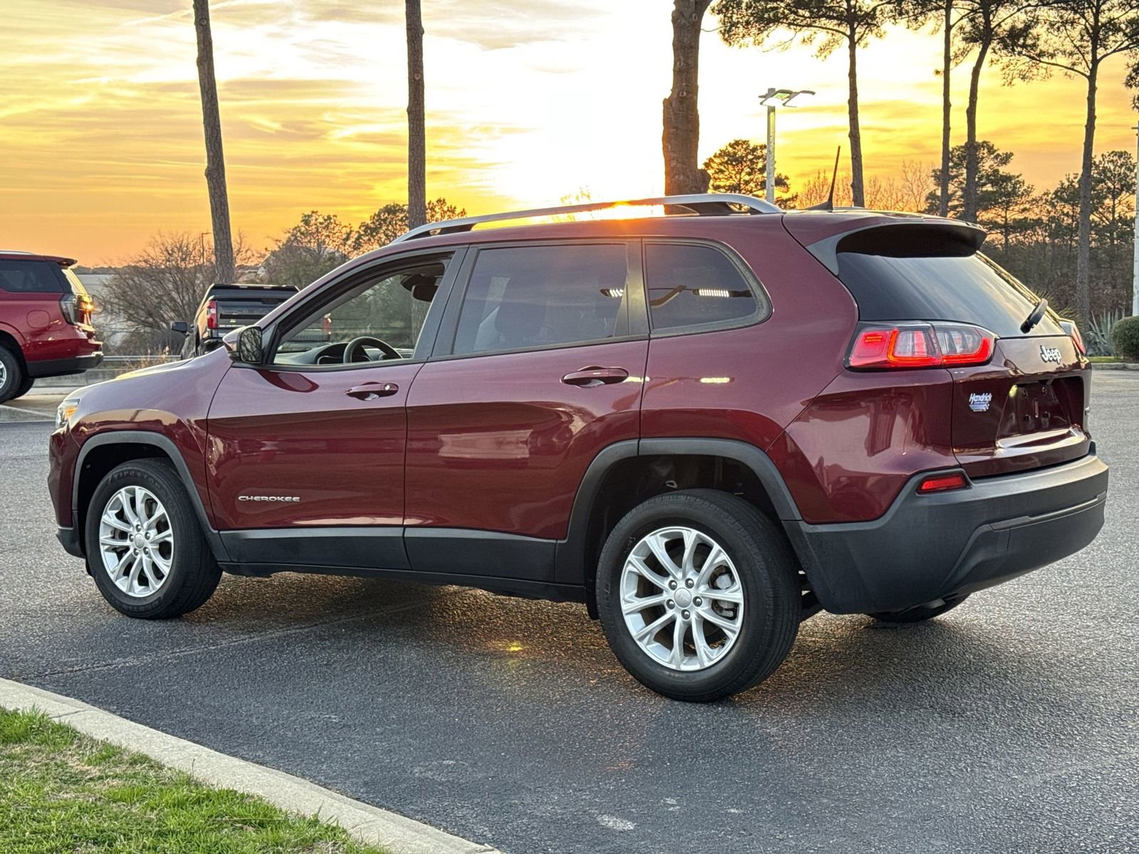 Used 2021 Jeep Cherokee Latitude image 8
