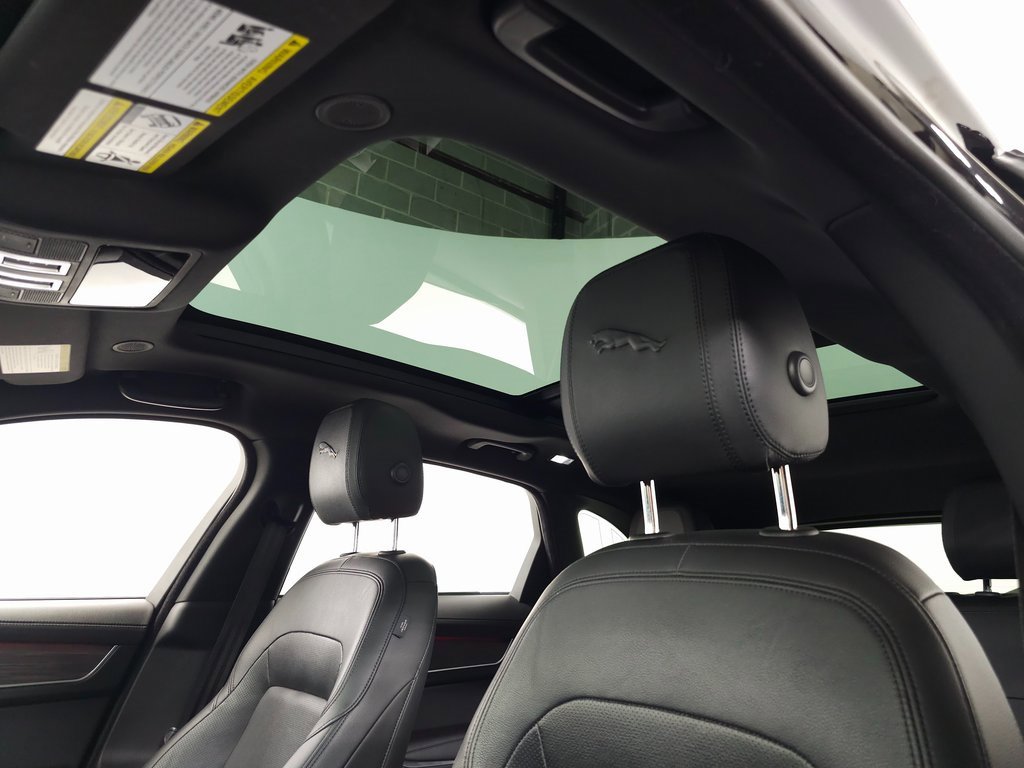 Certified 2022 Jaguar F-PACE S image 18