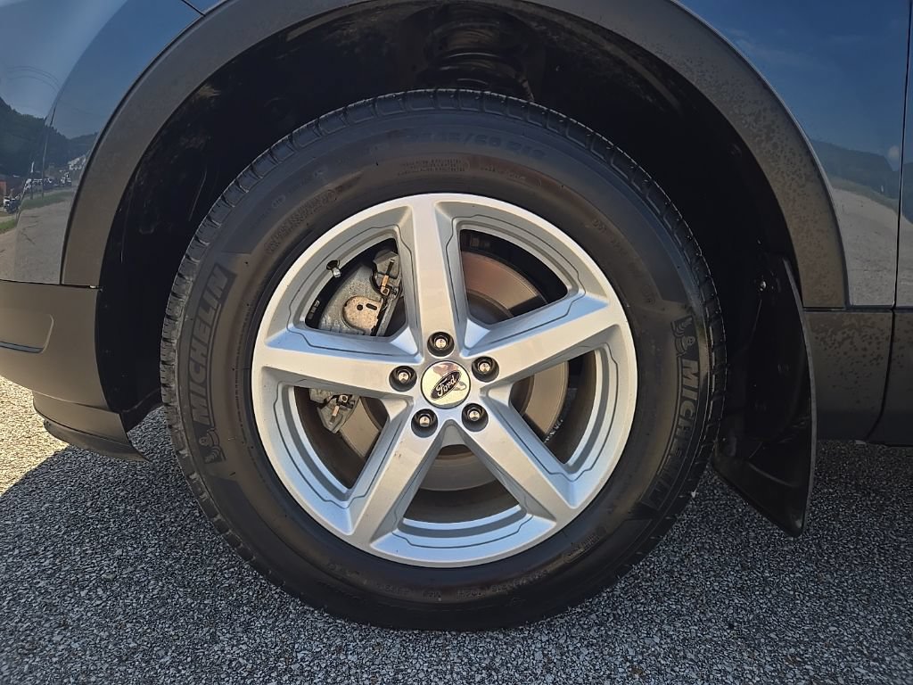 Used 2019 Ford Explorer XLT FWD image 27