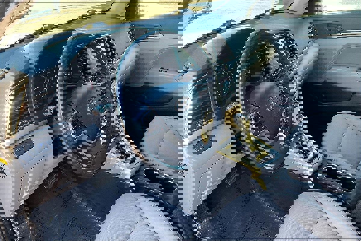 Used 2018 Hyundai Elantra Value Edition w/ Cargo Package image 9