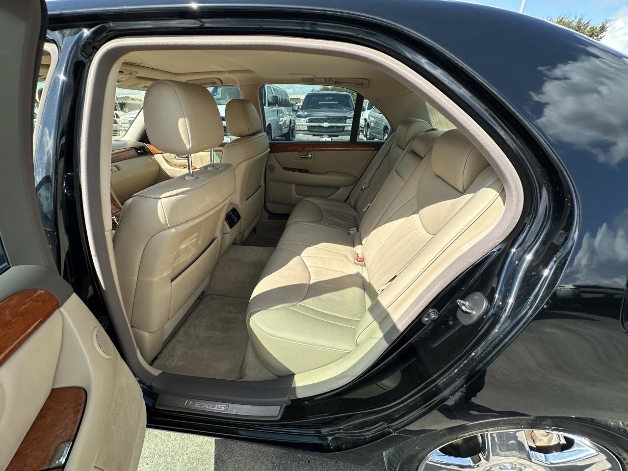 Used 2005 Lexus LS 430 RWD image 23