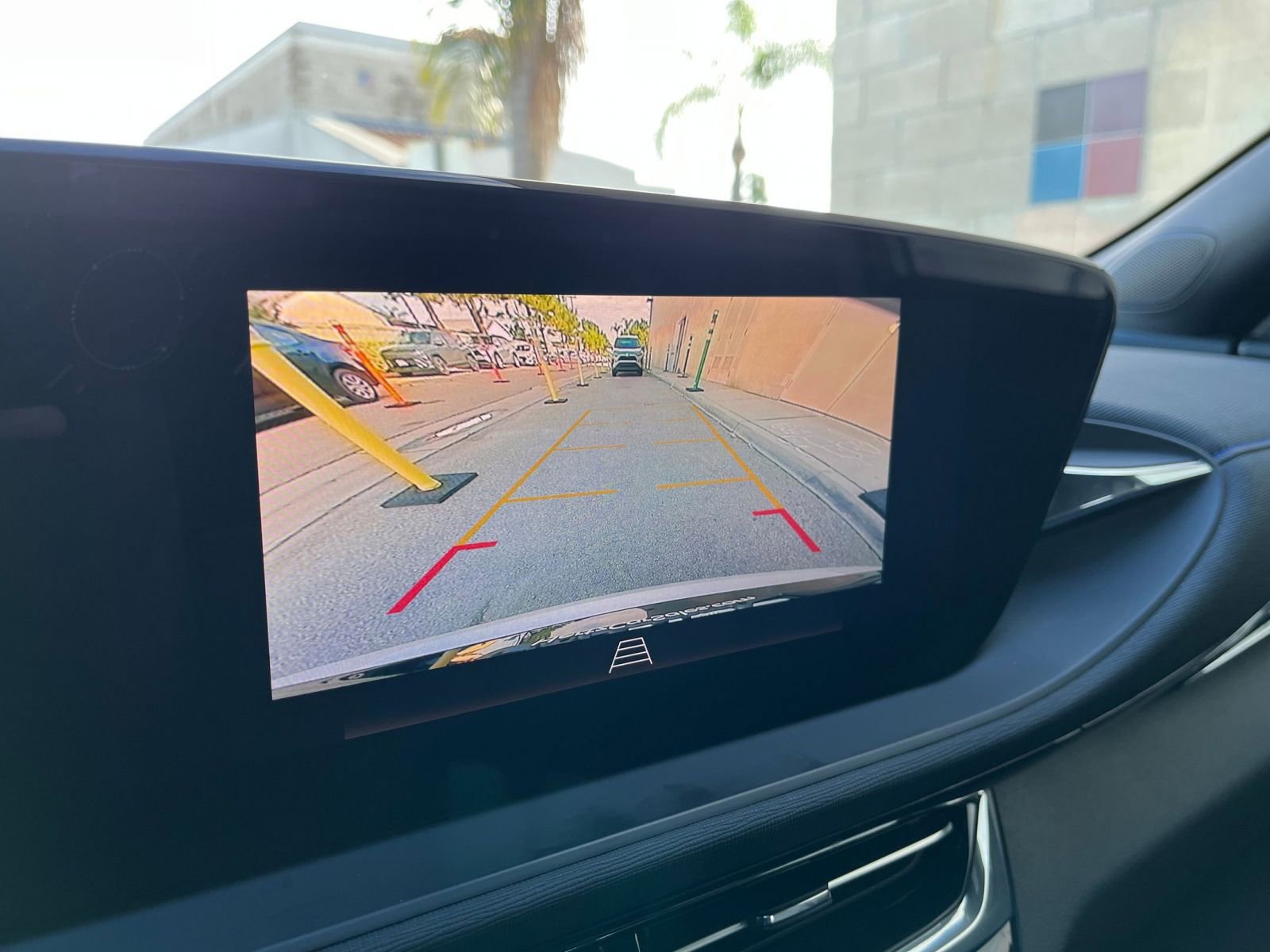 Used 2025 Buick Envista Sport Touring image 17