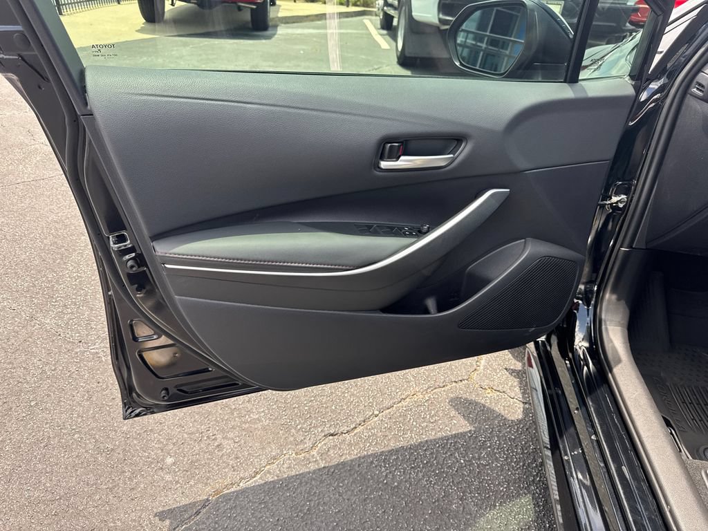 Used 2025 Toyota Corolla SE FWD image 11
