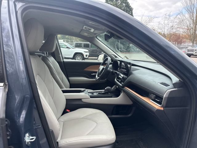 Used 2024 Toyota Grand Highlander AWD image 42