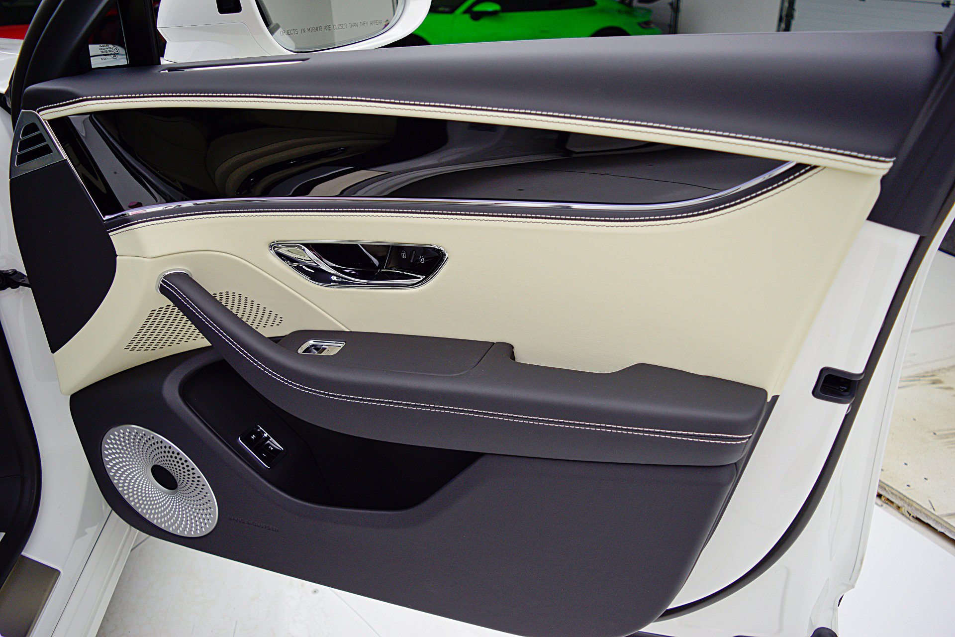 Used 2024 Bentley Flying Spur Azure AWD/4WD image 44
