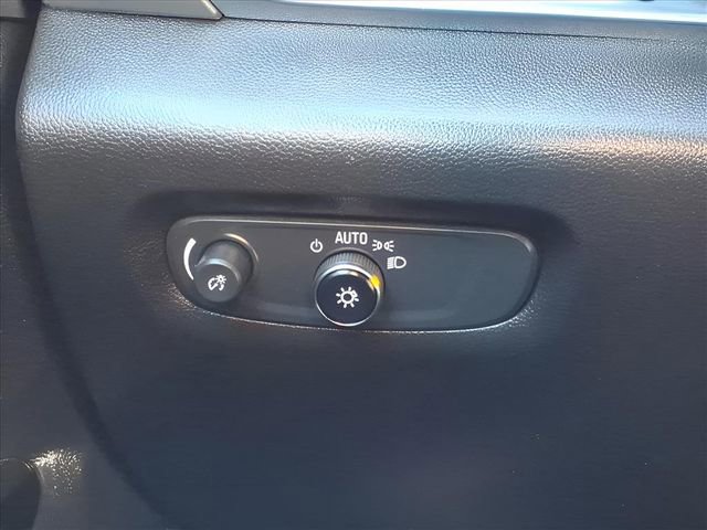 Used 2023 Chevrolet Traverse LT image 21