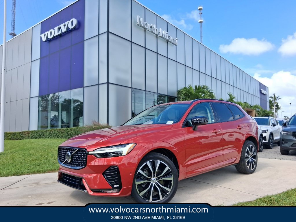 Used 2024 Volvo XC60 B5 Plus AWD/4WD image 1