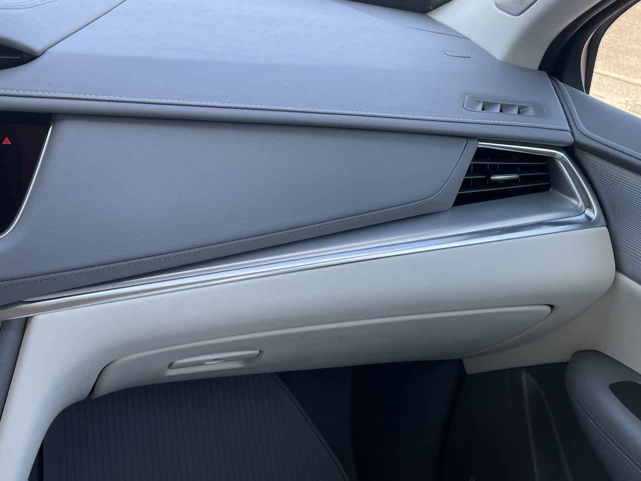Certified 2024 Cadillac XT5 Premium Luxury FWD image 16