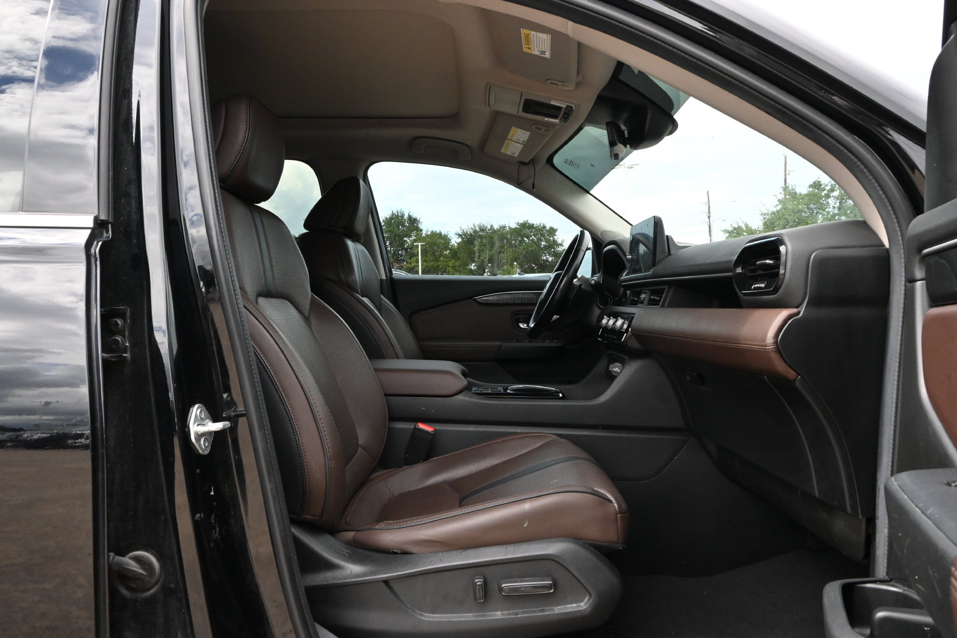 Used 2024 Honda Pilot Elite image 23