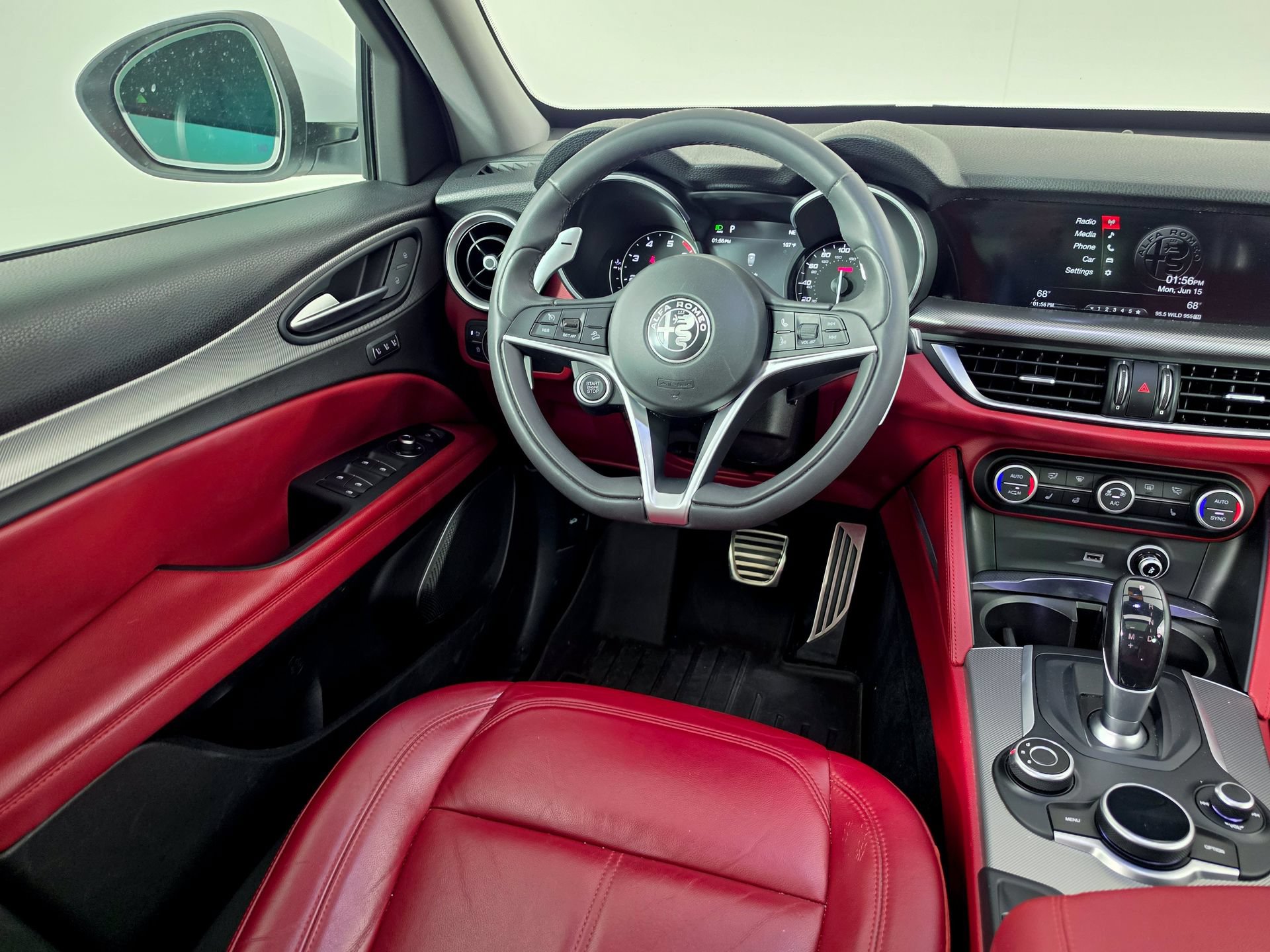 Used 2019 Alfa Romeo Stelvio Sport w/ Quick Order Package 22J Sport AWD/4WD image 32