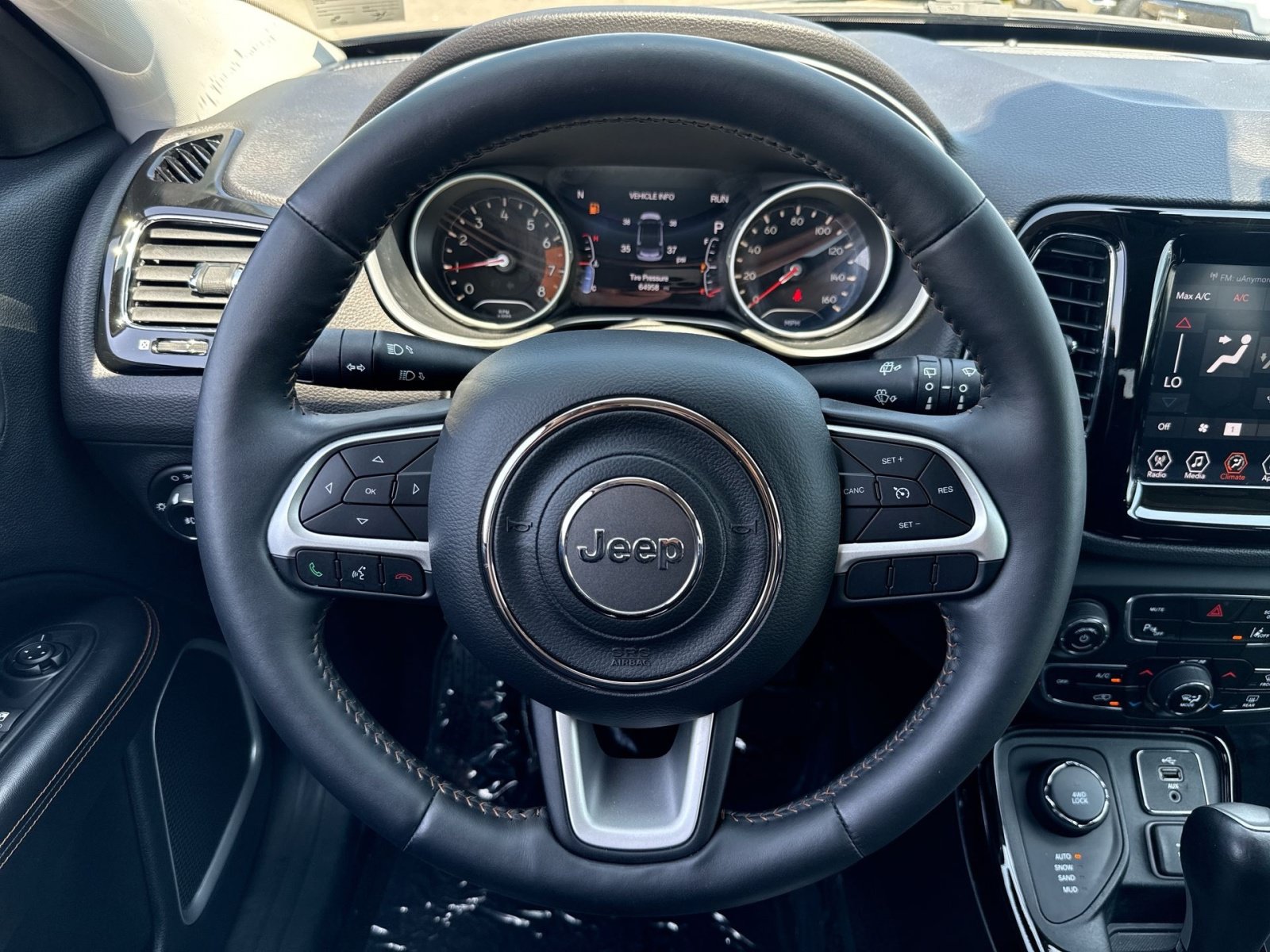 Used 2018 Jeep Compass Limited AWD/4WD image 16