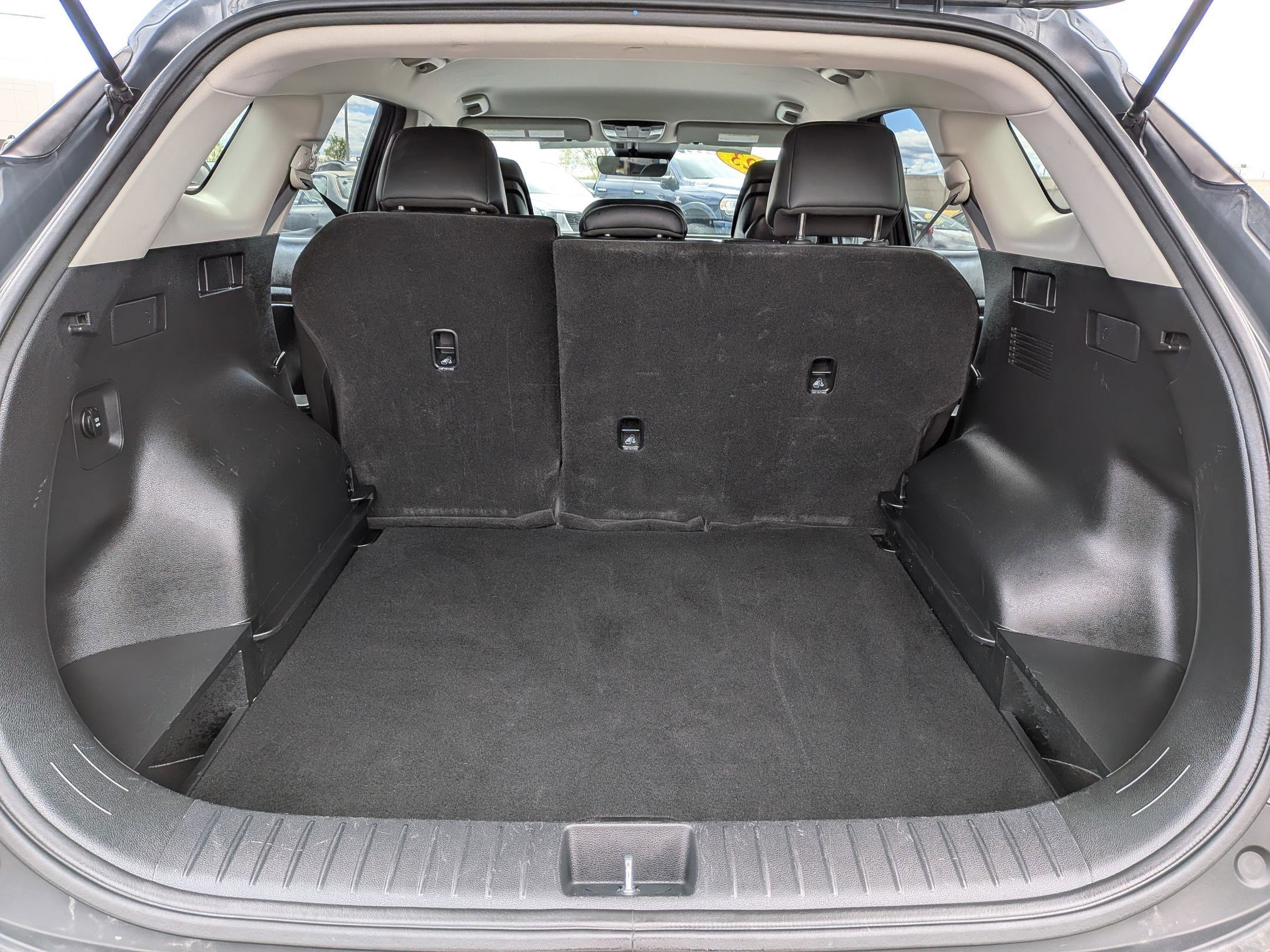 Used 2023 Kia Sportage EX image 32