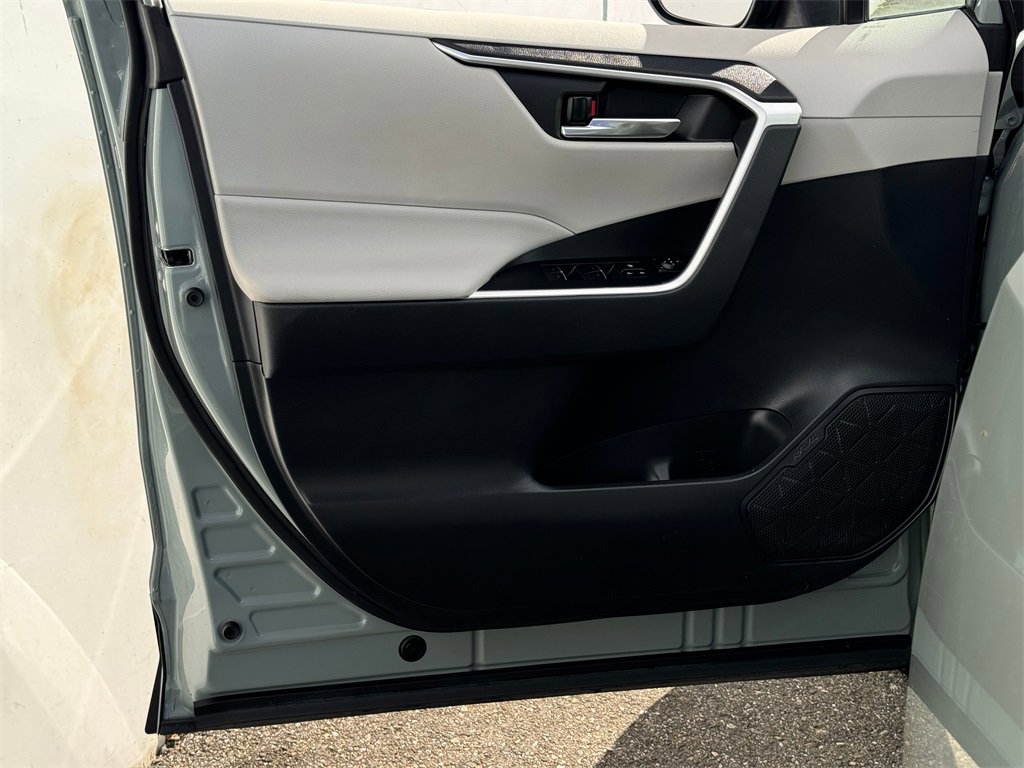 Certified 2022 Toyota RAV4 XLE image 10