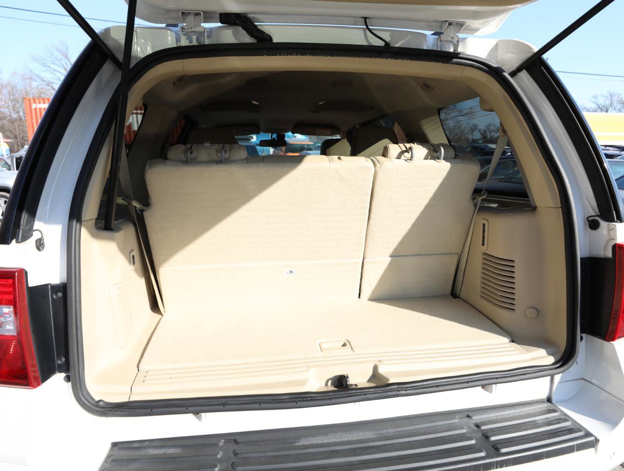 Used 2016 Ford Expedition Limited image 13