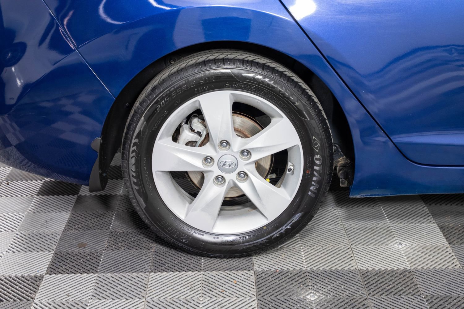 Used 2013 Hyundai Elantra GLS w/ Preferred Pkg FWD image 38