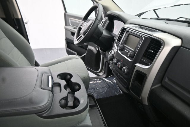 Used 2019 RAM 1500 Classic SLT AWD/4WD image 16