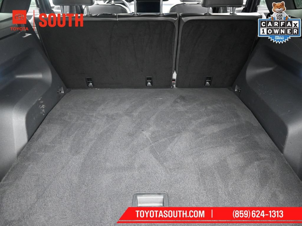 Used 2024 Volkswagen Atlas Cross Sport SE FWD image 17