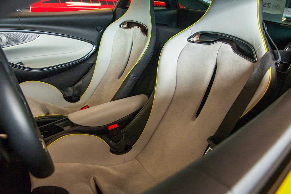 Used 2023 McLaren Artura image 14