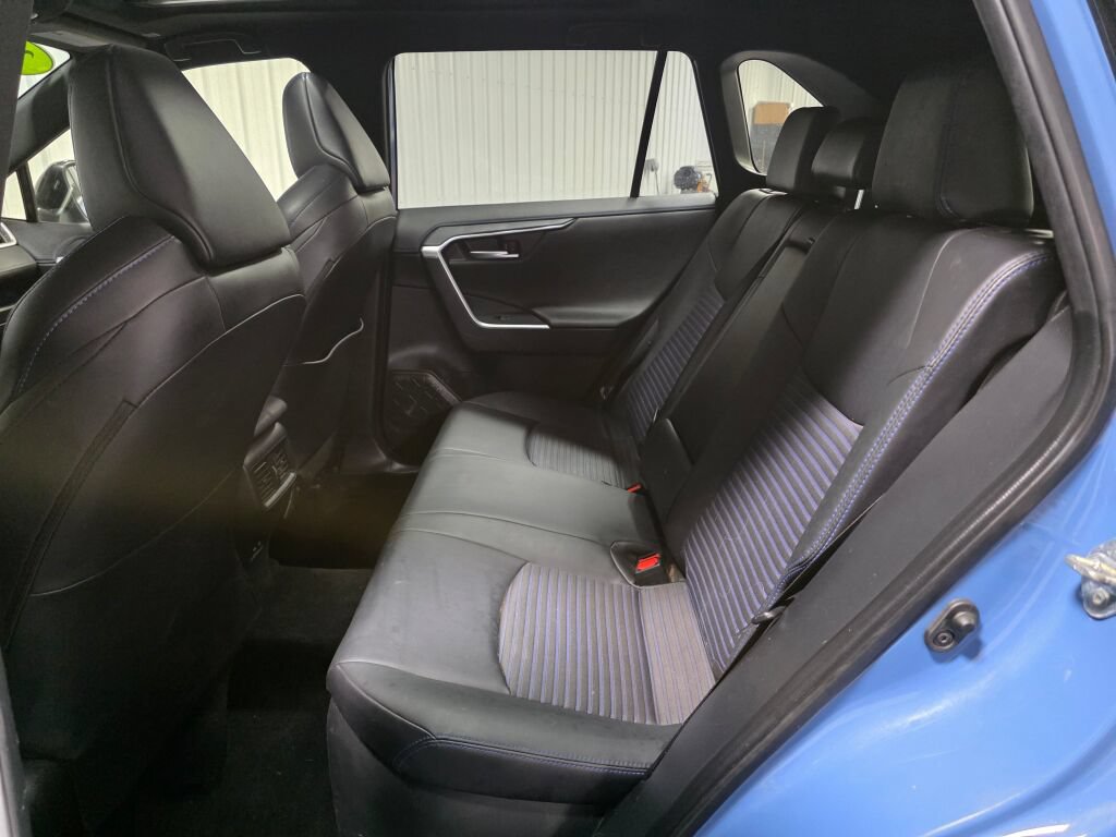 Used 2024 Toyota RAV4 XSE w/ Advanced Technology Package AWD/4WD image 10