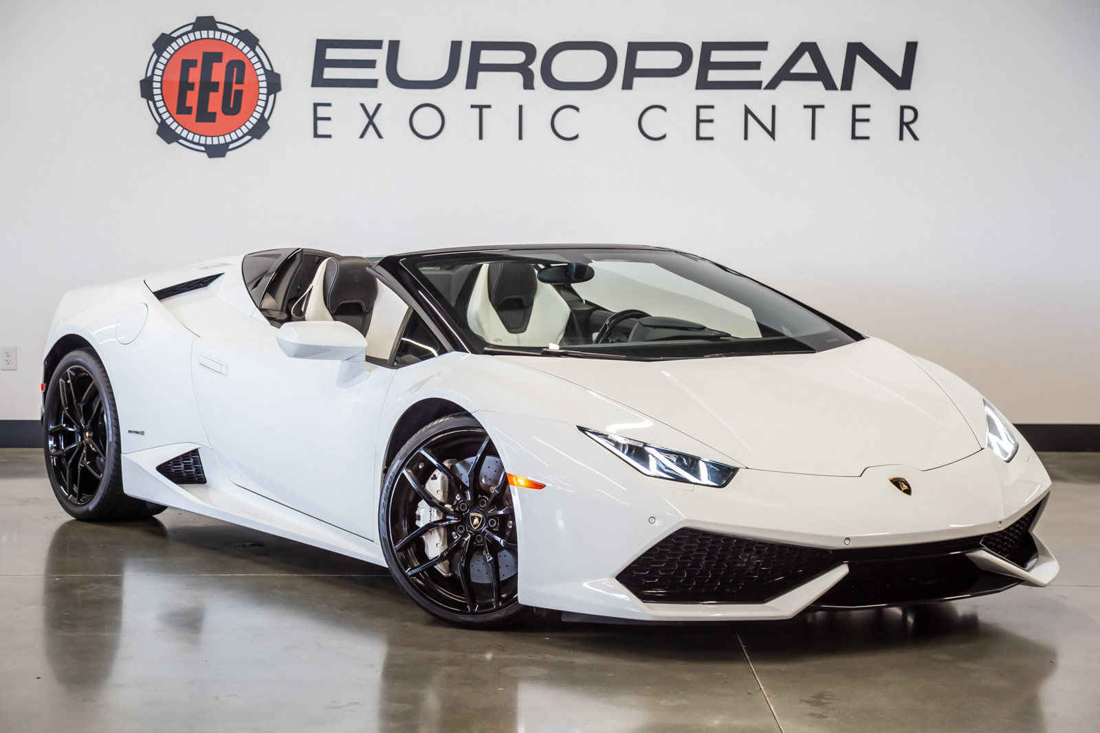 Used 2017 Lamborghini Huracan LP 610-4 AWD/4WD image 1