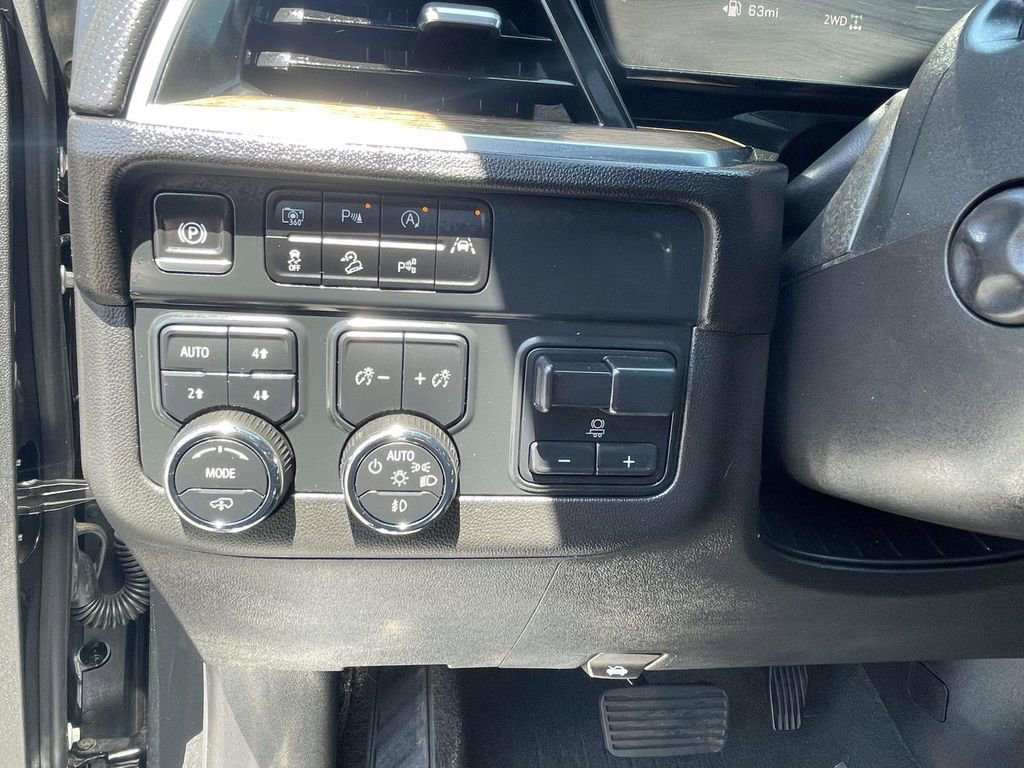 Used 2025 Chevrolet Tahoe High Country AWD/4WD image 28
