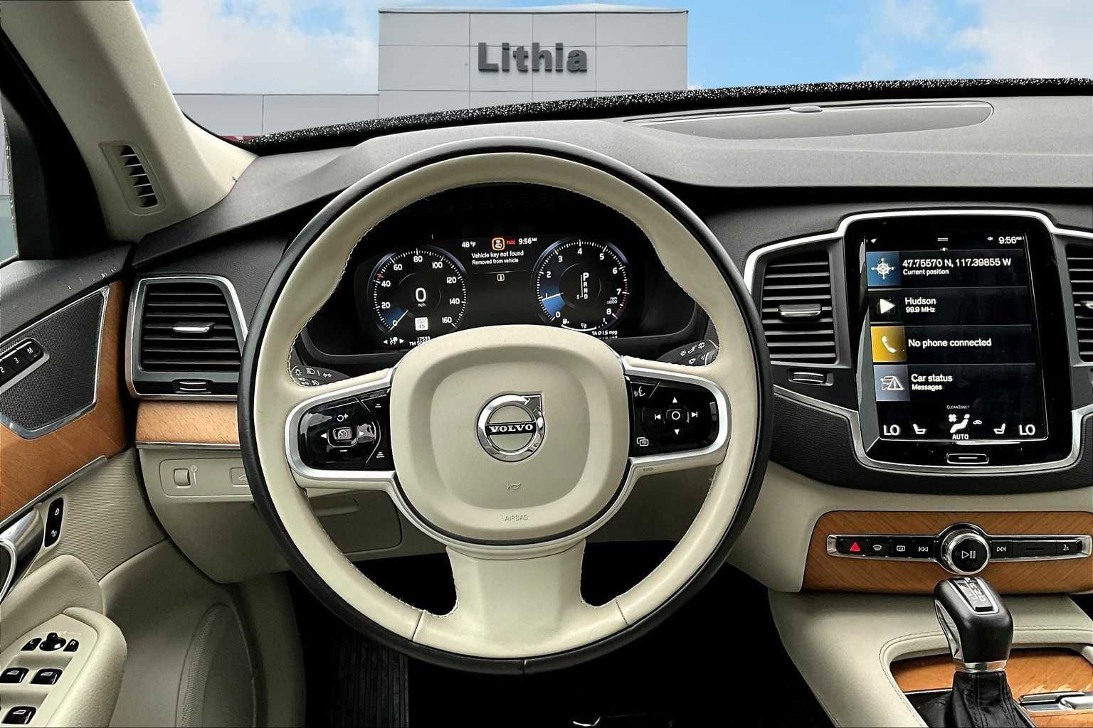 Used 2022 Volvo XC90 T6 Momentum w/ Climate Package image 15