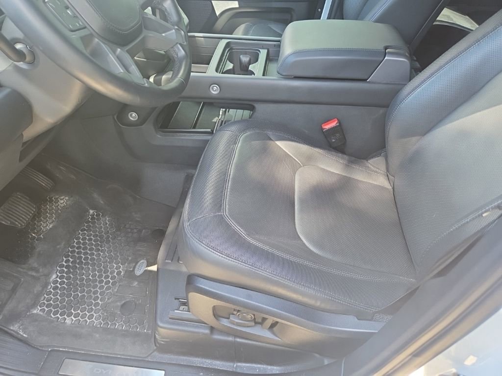 Used 2024 Land Rover Defender 110 X-Dynamic SE image 78