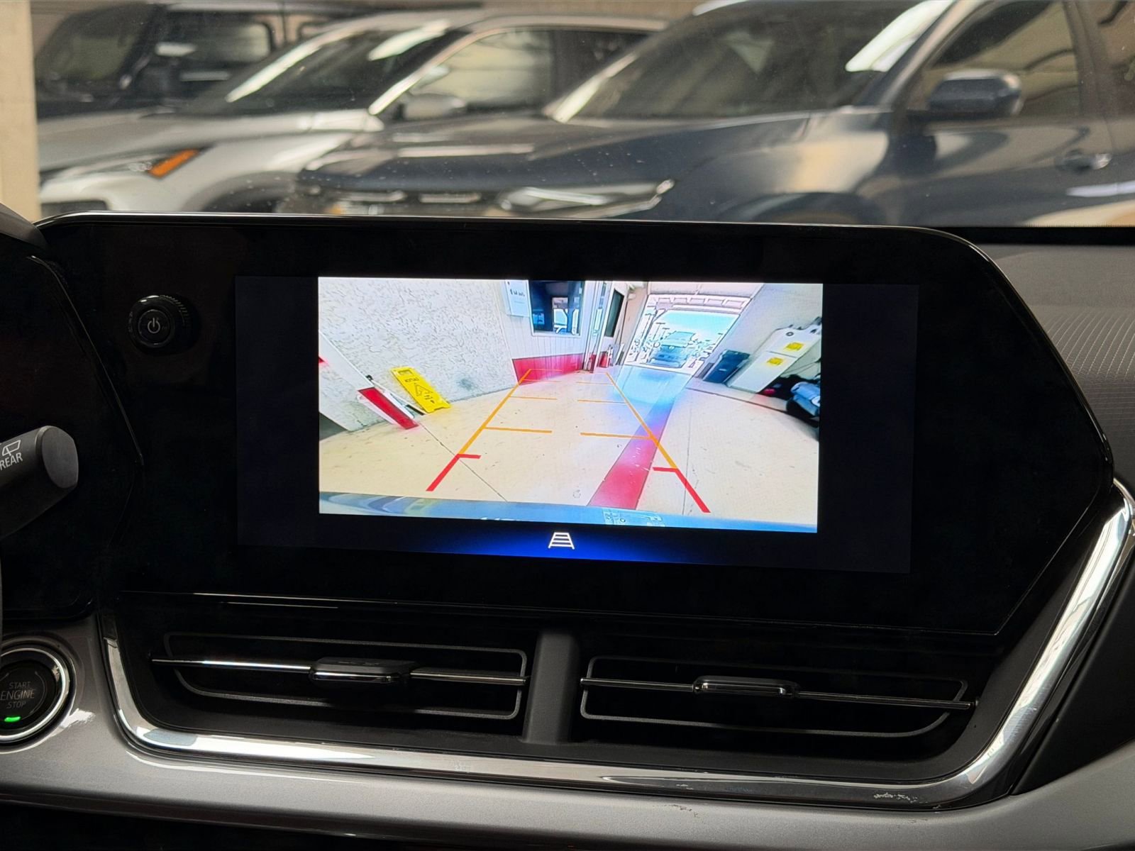 Used 2025 Chevrolet Trax LT FWD image 22