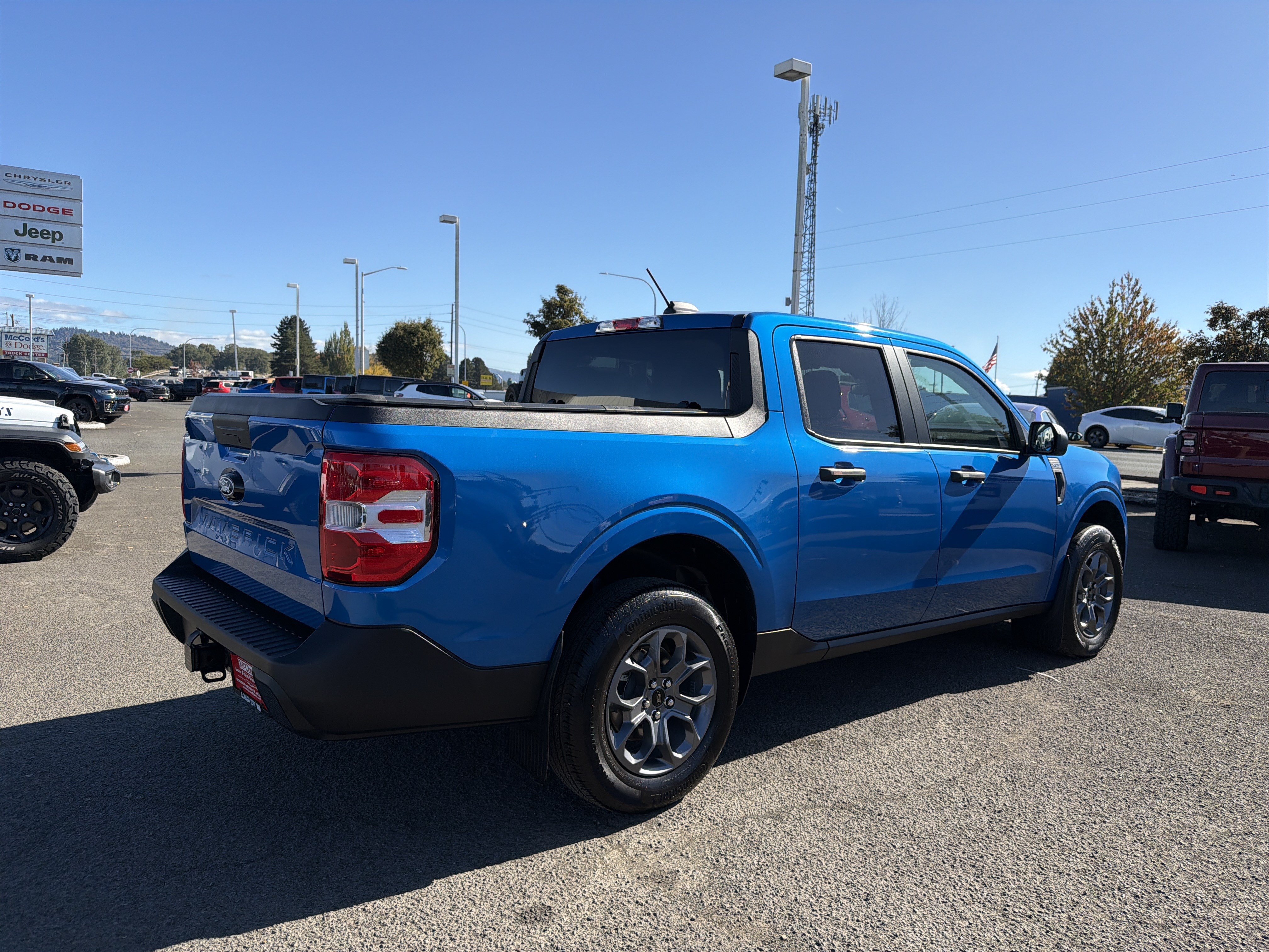 Used 2025 Ford Maverick XLT w/ Equipment Group 302A AWD/4WD image 6