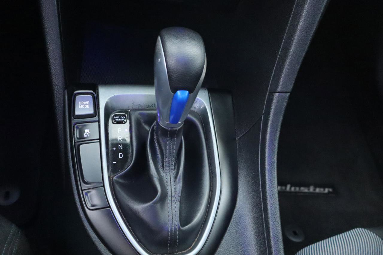 Used 2020 Hyundai Veloster 2.0 FWD image 20