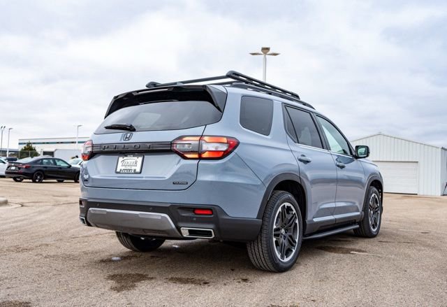 New 2026 Honda Pilot Touring image 7
