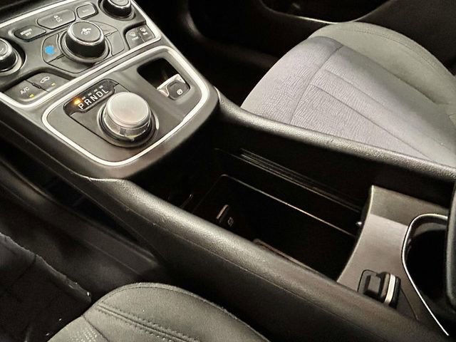Used 2016 Chrysler 200 Limited w/ Anniversary Edition FWD image 17