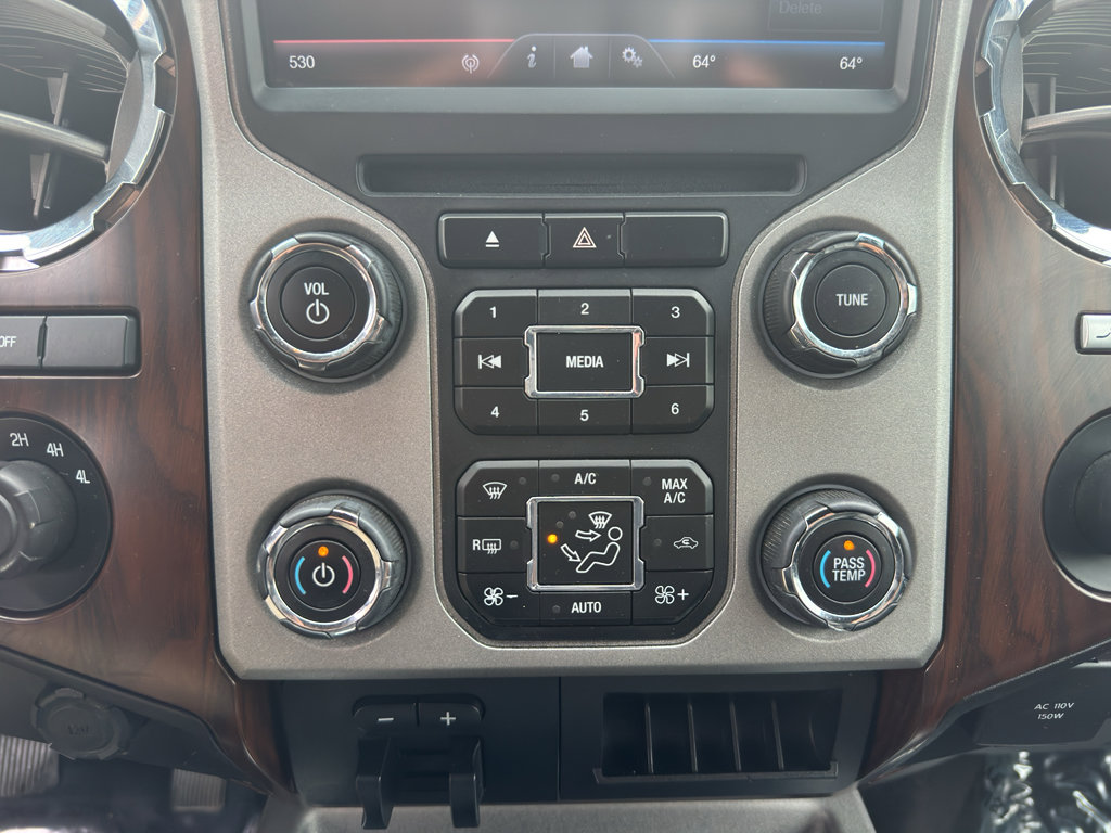 Used 2015 Ford F250 Lariat w/ Lariat Ultimate Package AWD/4WD image 30