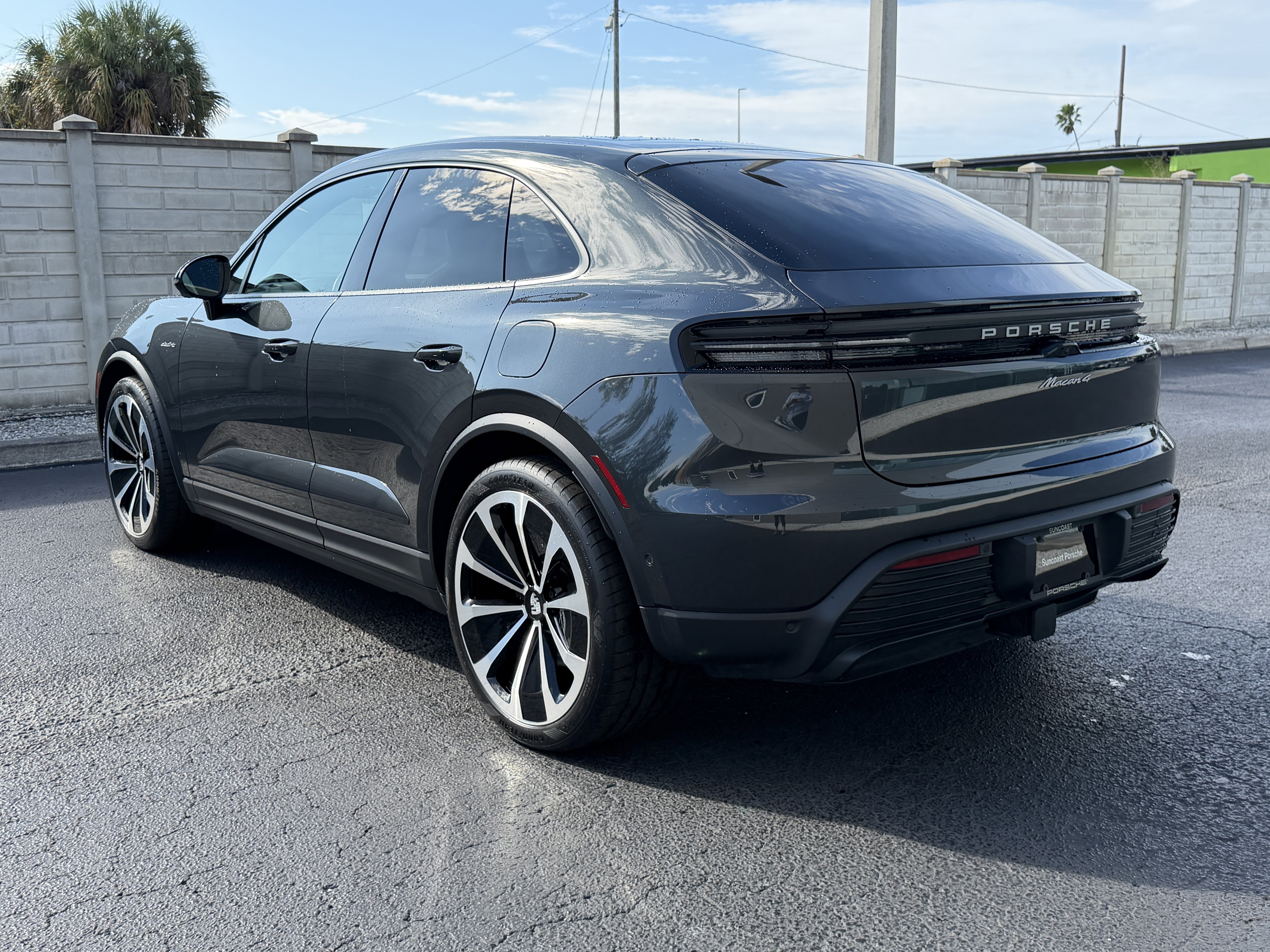 Certified 2024 Porsche Macan 4 Electric image 3