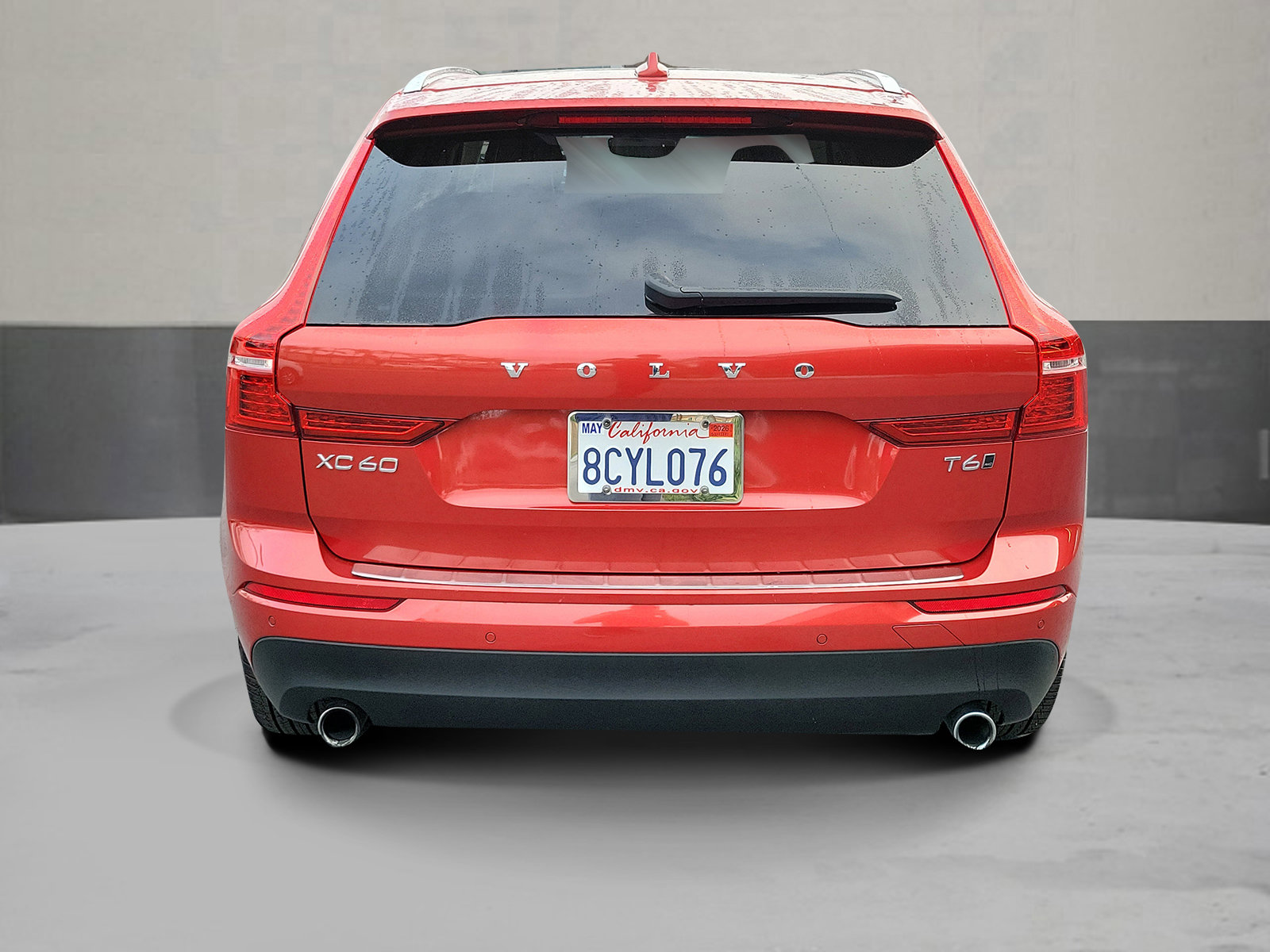 Used 2018 Volvo XC60 T6 Momentum w/ Convenience Package image 4