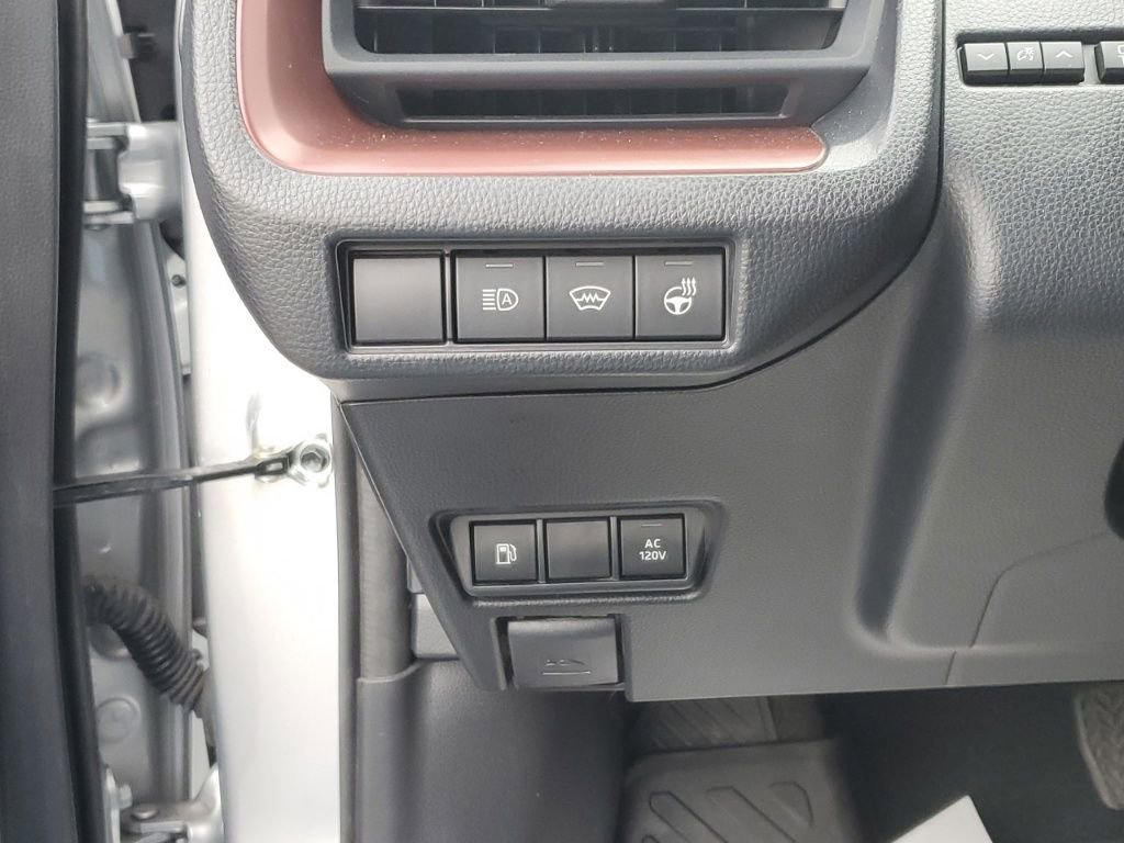 Used 2024 Toyota Prius Prime XSE image 17