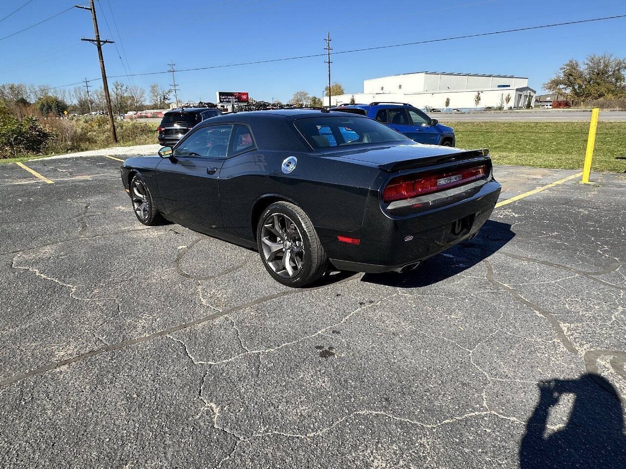 Used 2014 Dodge Challenger R/T RWD image 8