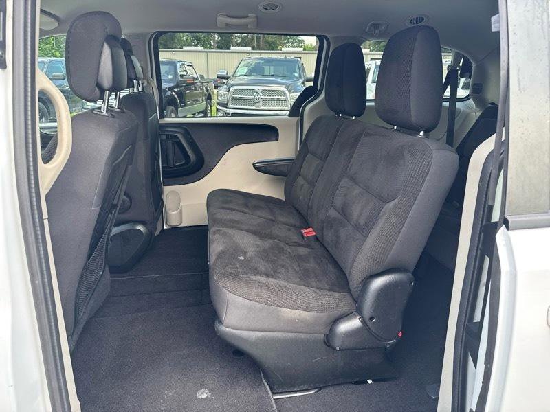 Used 2018 Dodge Grand Caravan SE w/ UConnect Hands-Free Group FWD image 18