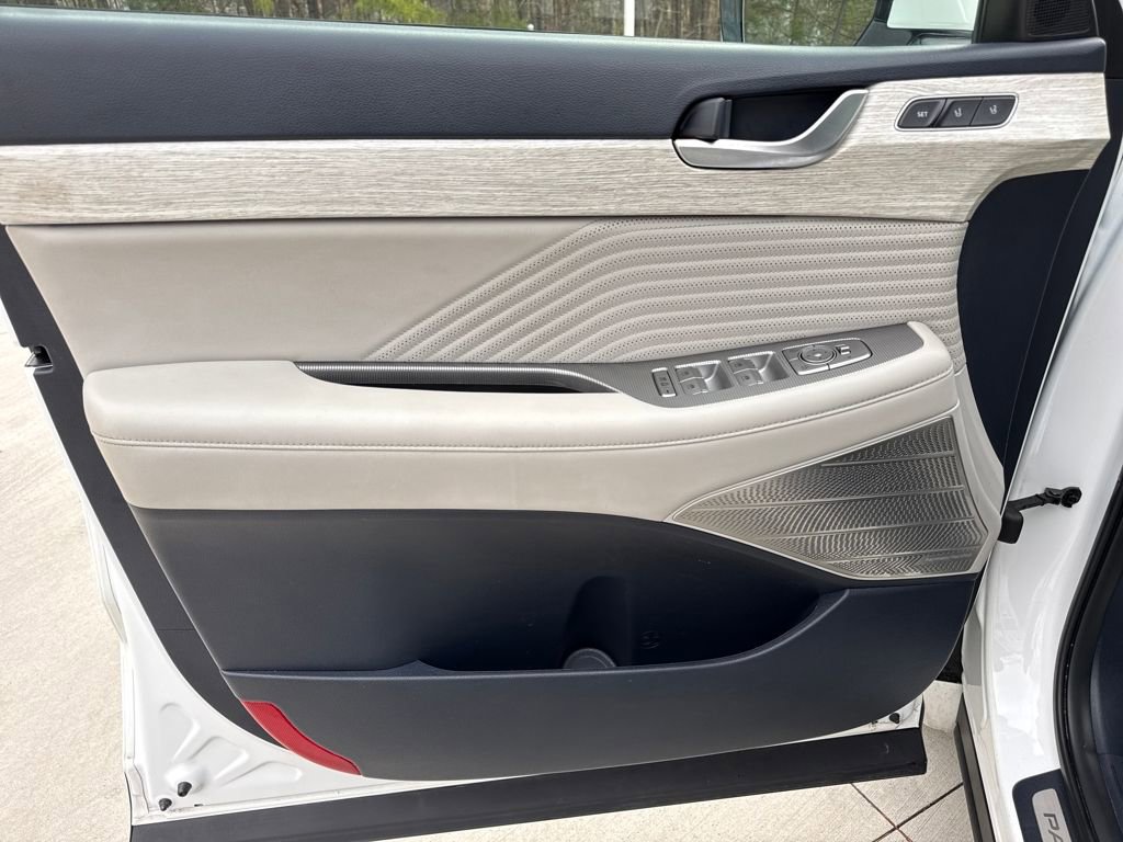 Used 2023 Hyundai Palisade Calligraphy image 23