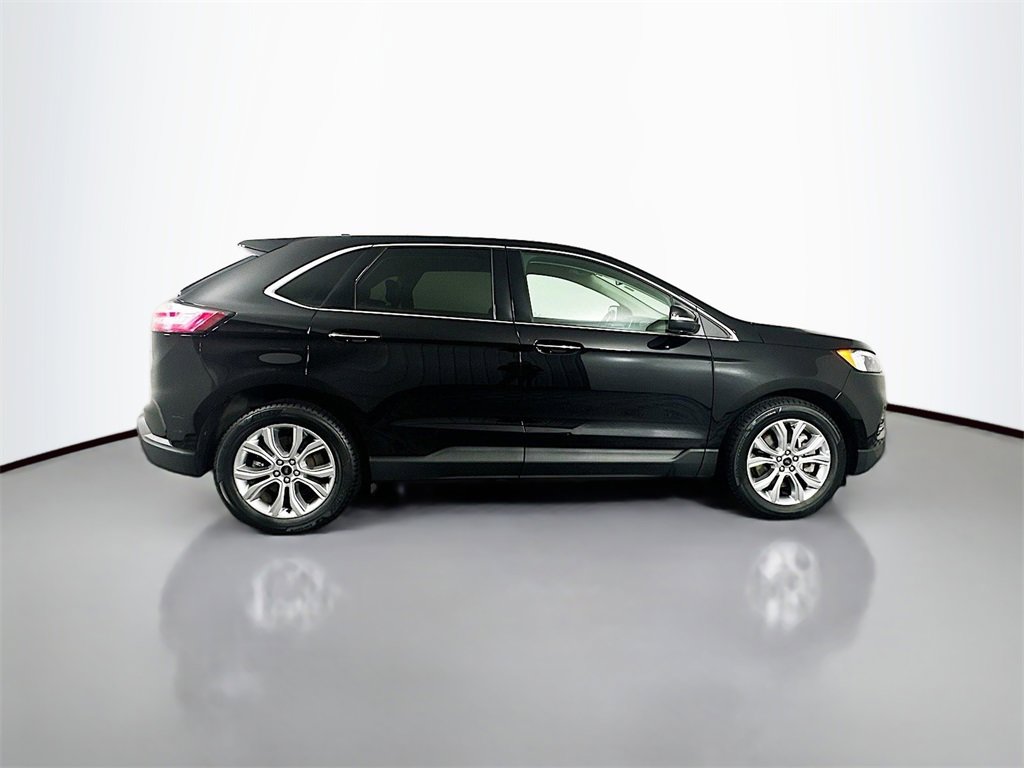 Used 2024 Ford Edge Titanium image 12