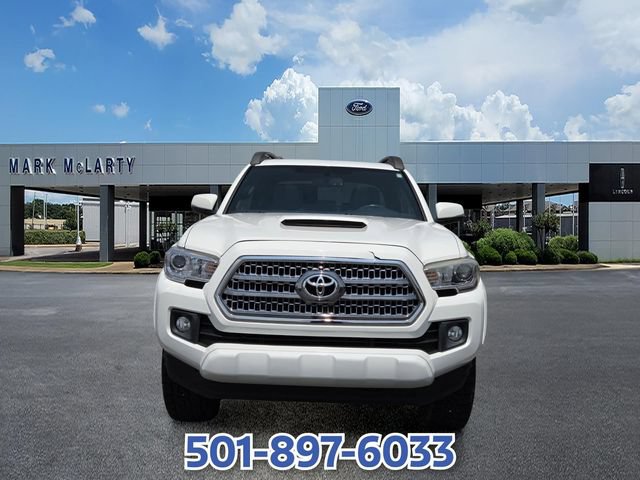 Used 2017 Toyota Tacoma TRD Sport AWD/4WD image 8