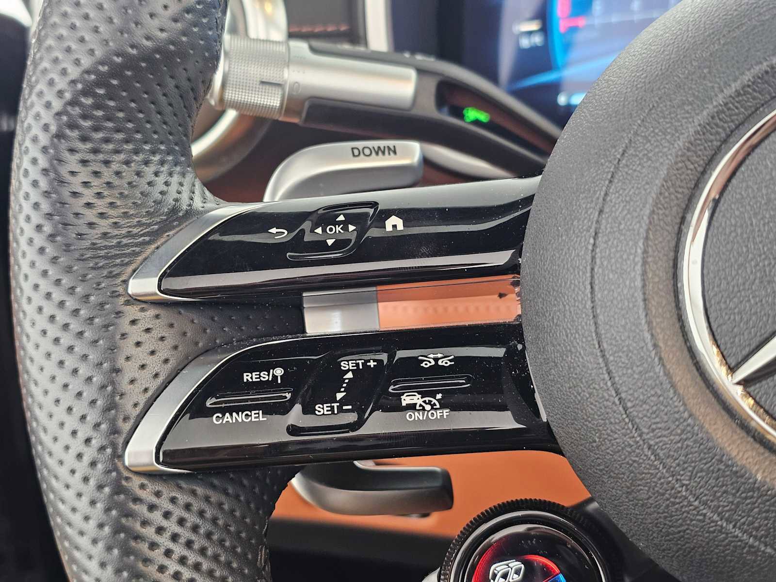 Used 2022 Mercedes-Benz SL 55 AMG 4MATIC image 25