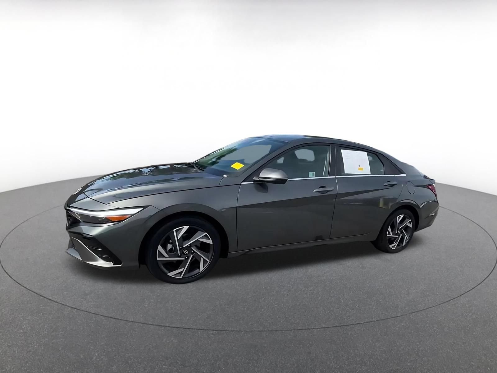 Used 2025 Hyundai Elantra Limited FWD image 8