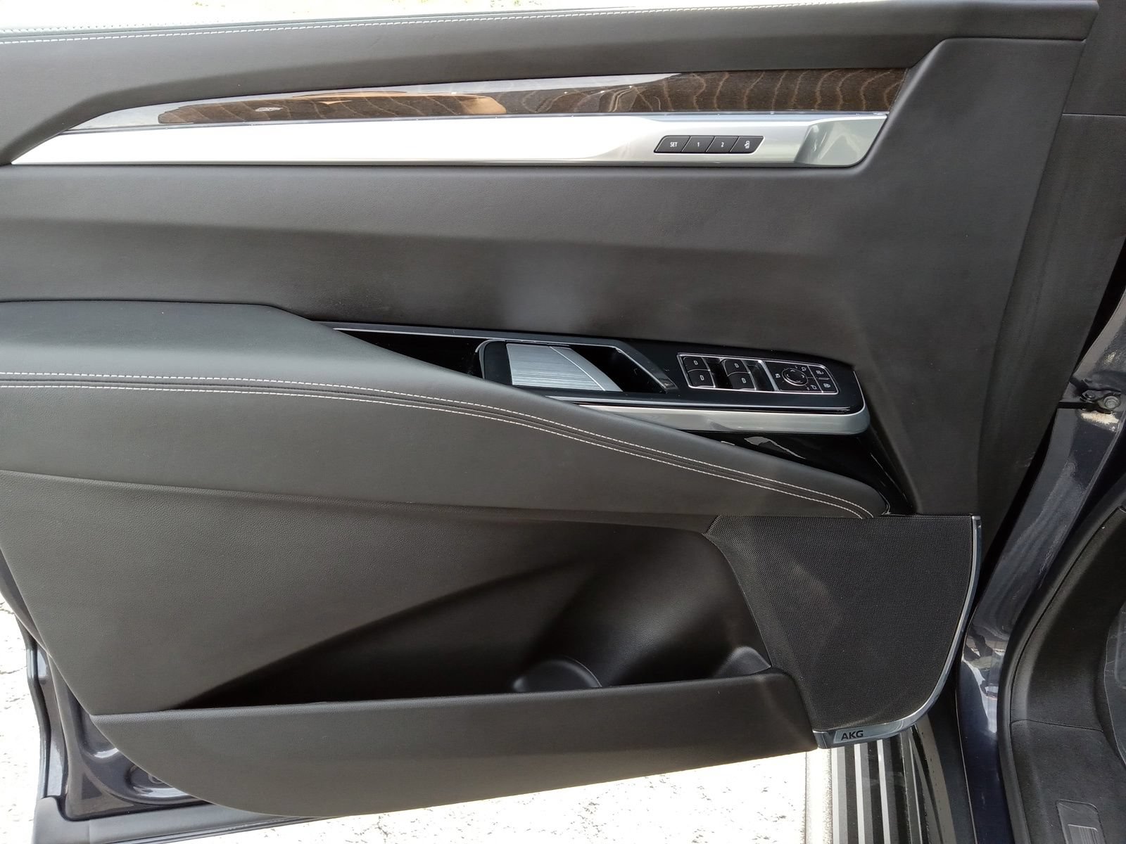 Used 2025 Cadillac Escalade Sport Platinum AWD/4WD image 9