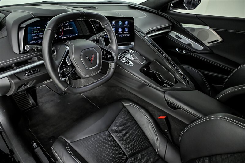 Used 2022 Chevrolet Corvette Stingray Premium Conv w/ Z51 Performance Package RWD image 18