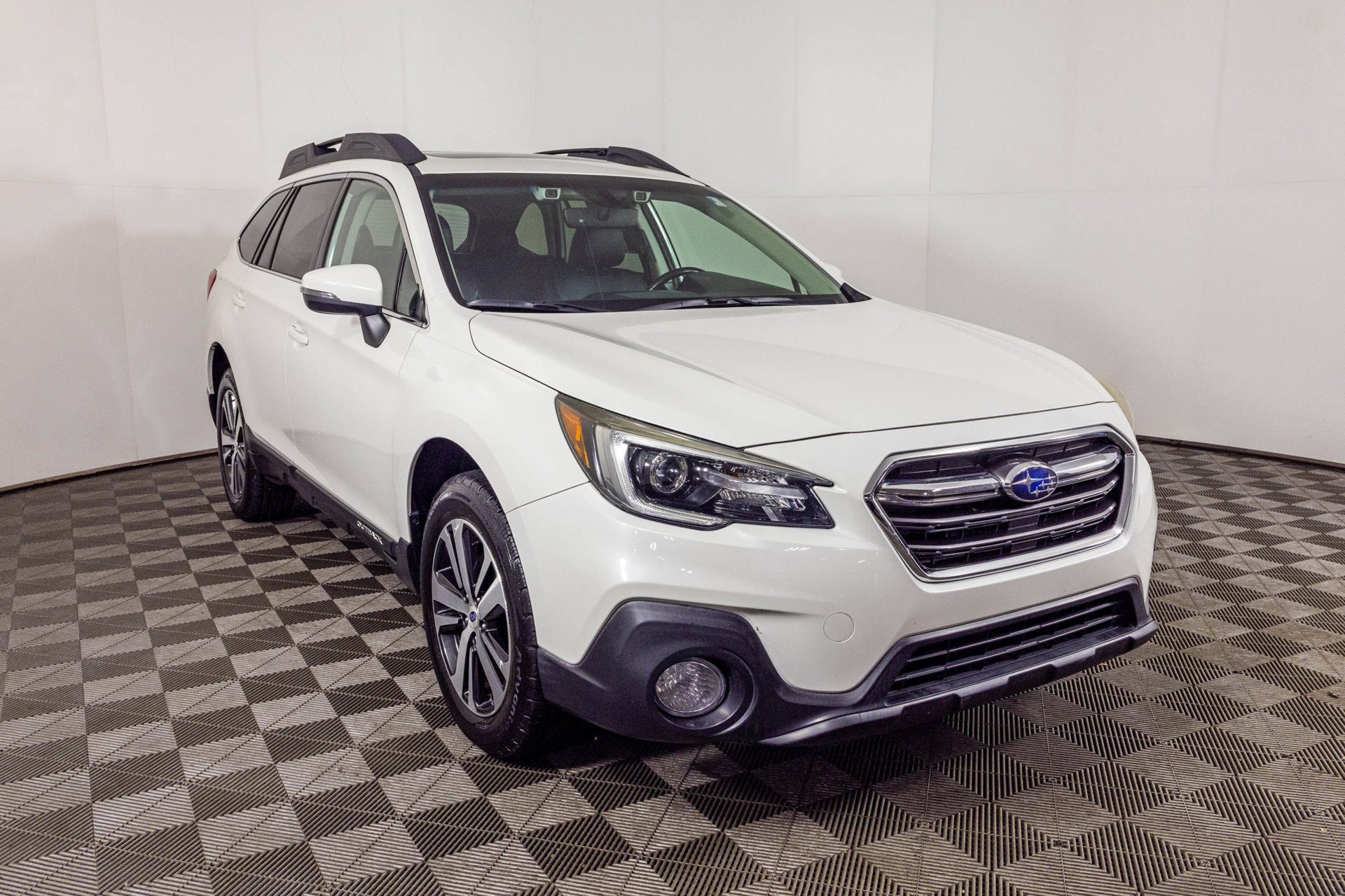 Used 2018 Subaru Outback 2.5i Limited AWD/4WD image 17