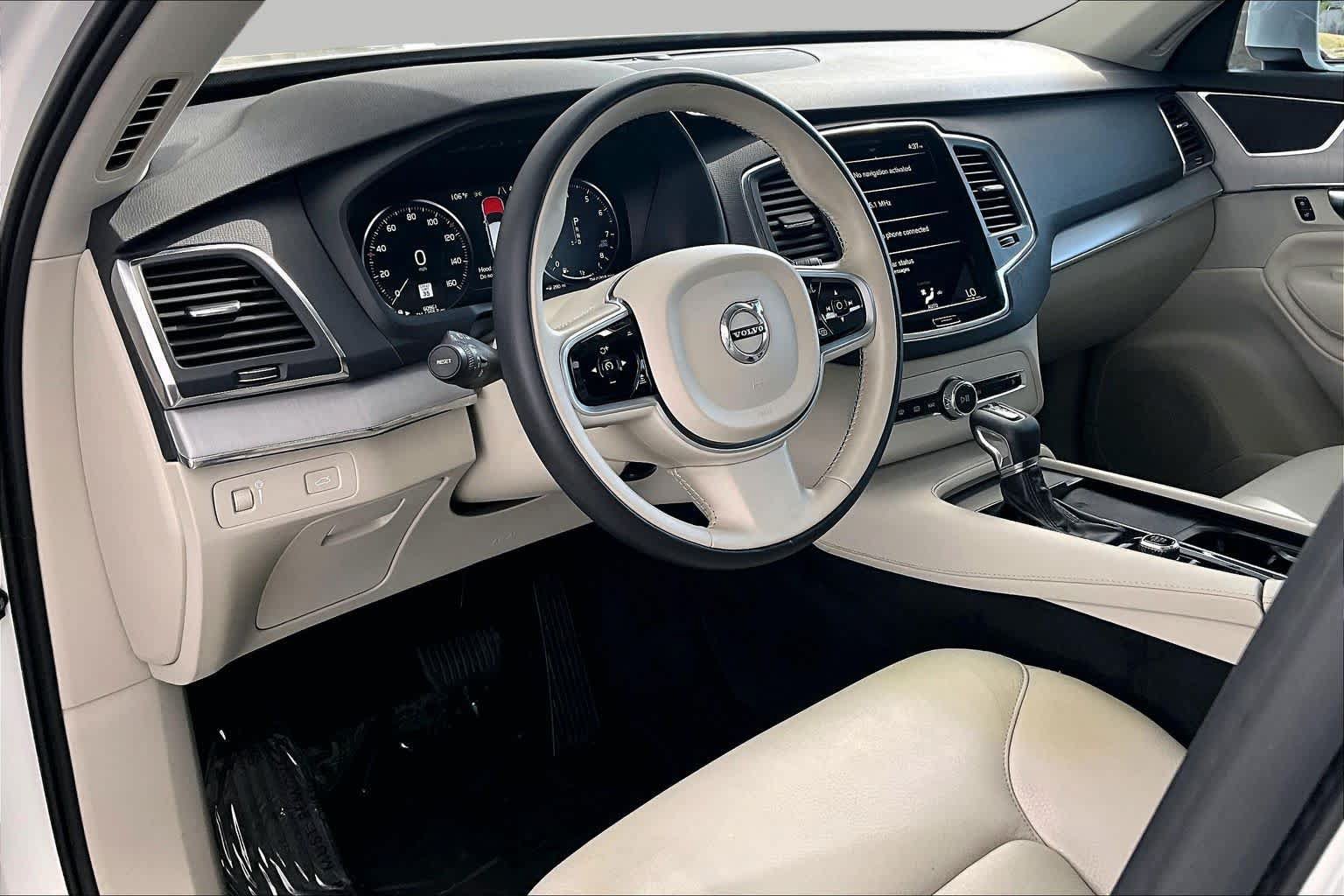 Used 2021 Volvo XC90 T5 Momentum w/ Protection Package Premier FWD image 18